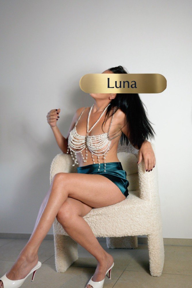 Photo - Luna